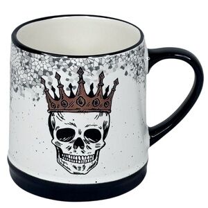NWOT Cobwebs & Cauldrons Collectable Gold Crown Black Handle Skull King  Mug